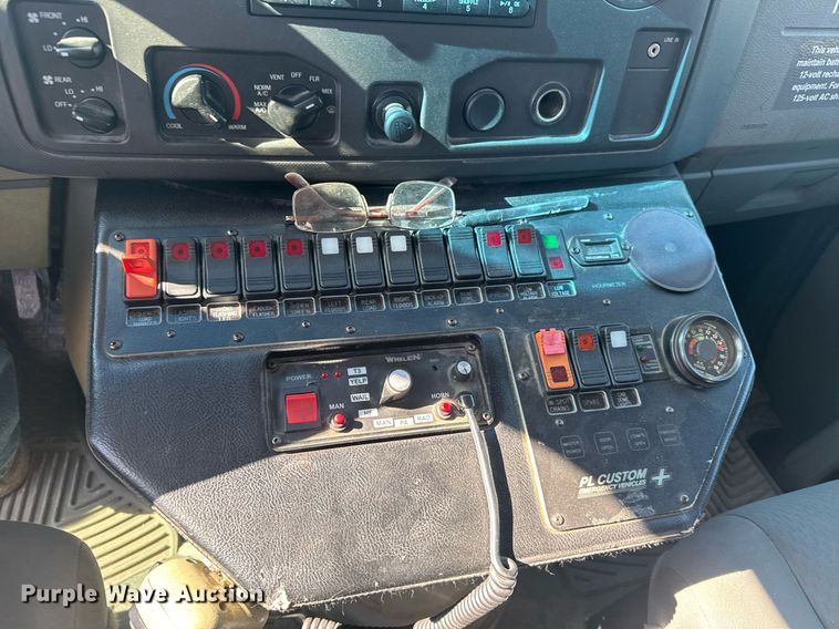 image for item EG6410 2010 Ford E450 ambulance