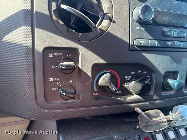 image for item EG6410 2010 Ford E450 ambulance