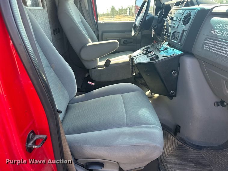 image for item EG6410 2010 Ford E450 ambulance