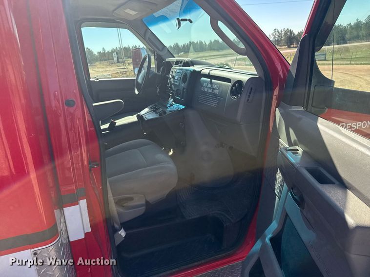 image for item EG6410 2010 Ford E450 ambulance