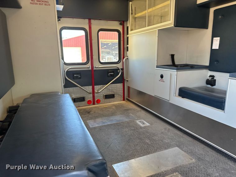 image for item EG6410 2010 Ford E450 ambulance