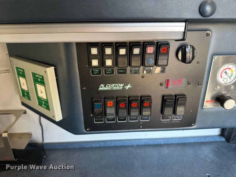 image for item EG6410 2010 Ford E450 ambulance