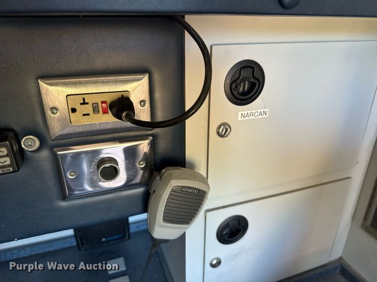 image for item EG6410 2010 Ford E450 ambulance