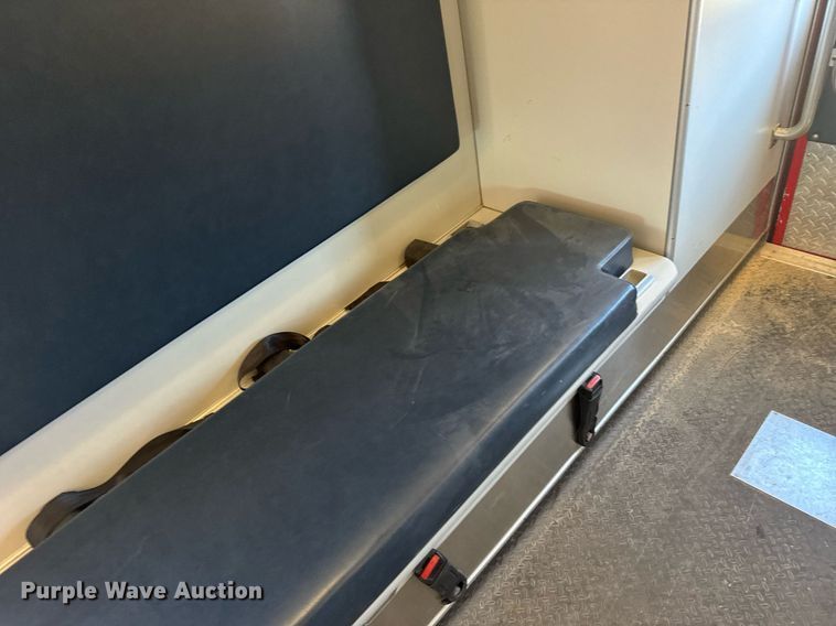 image for item EG6410 2010 Ford E450 ambulance