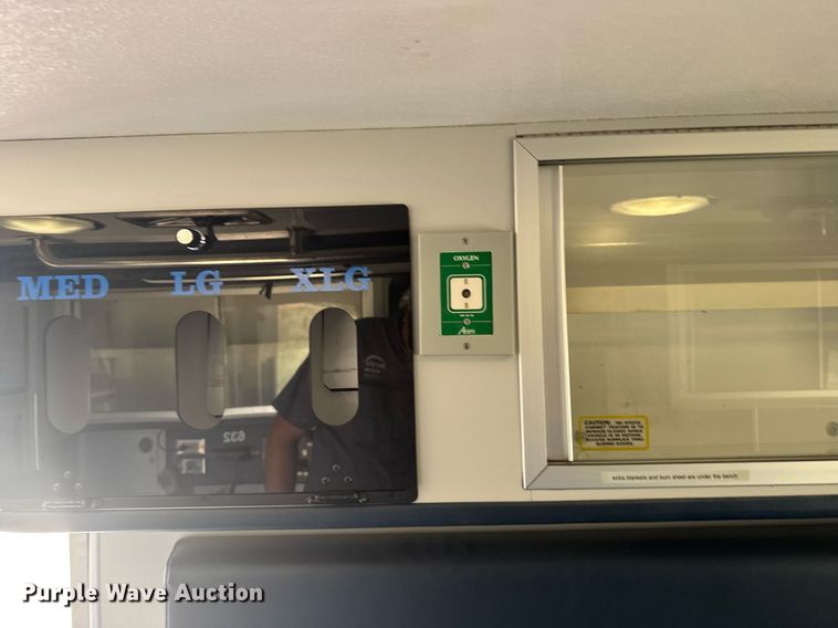 image for item EG6410 2010 Ford E450 ambulance