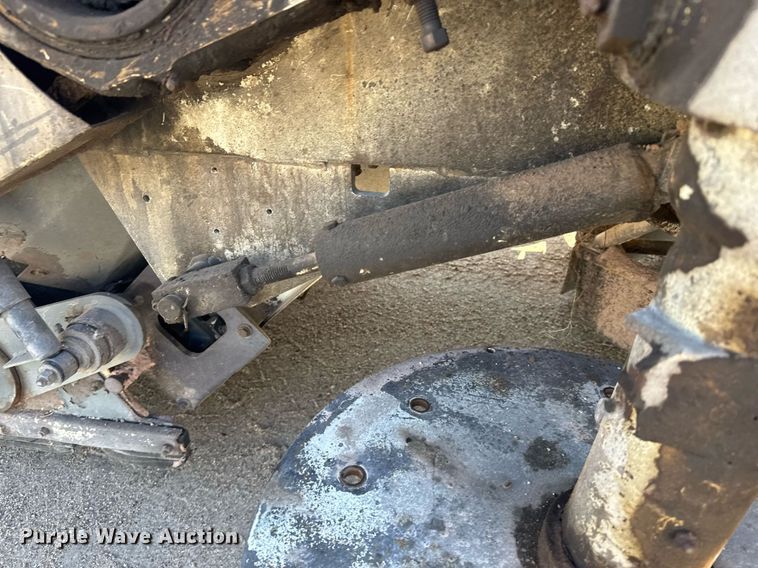 image for item EG6414 1994 Elgin Pelican S street sweeper