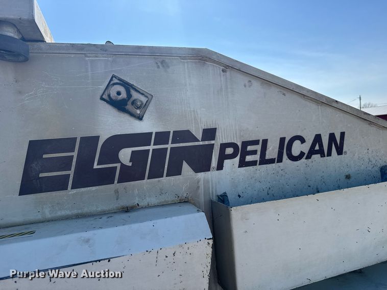 image for item EG6414 1994 Elgin Pelican S street sweeper