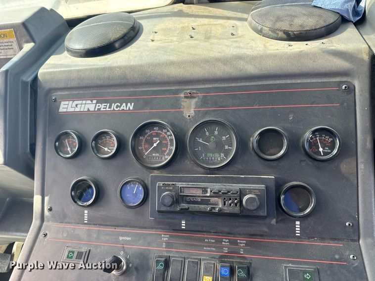 image for item EG6414 1994 Elgin Pelican S street sweeper