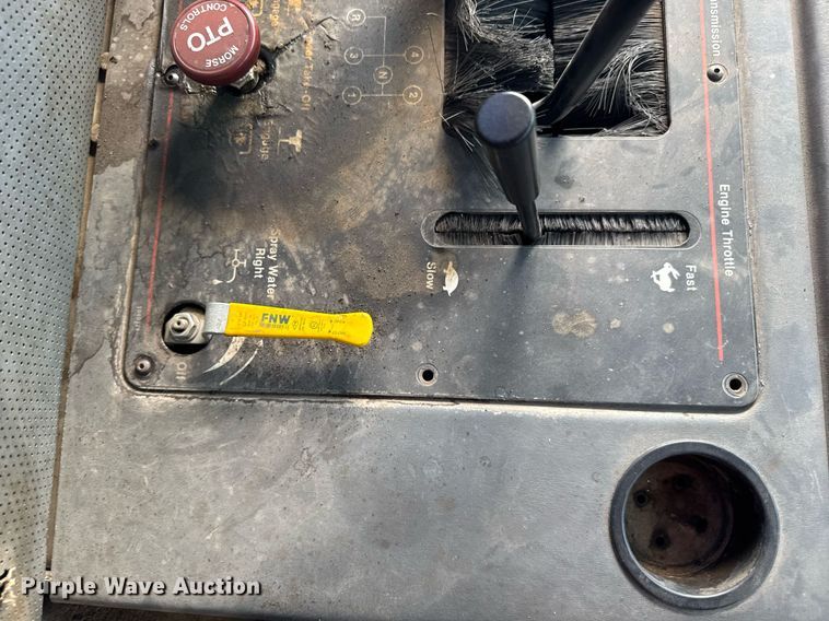 image for item EG6414 1994 Elgin Pelican S street sweeper