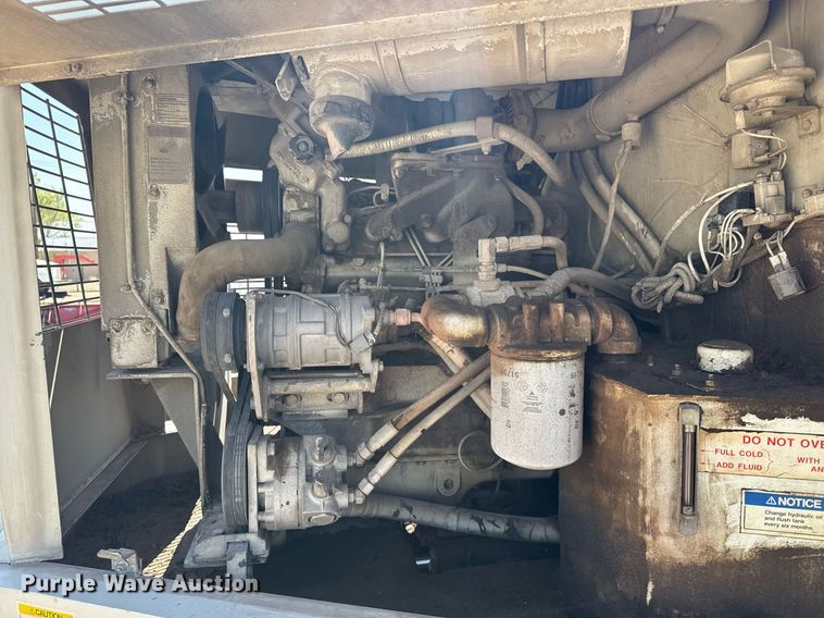 image for item EG6414 1994 Elgin Pelican S street sweeper