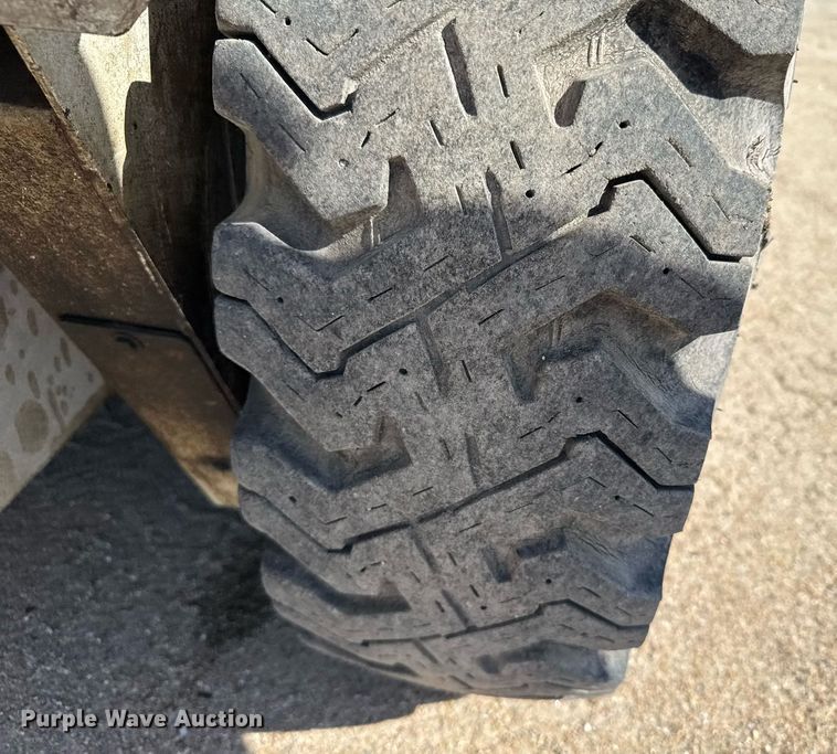 image for item EG6414 1994 Elgin Pelican S street sweeper