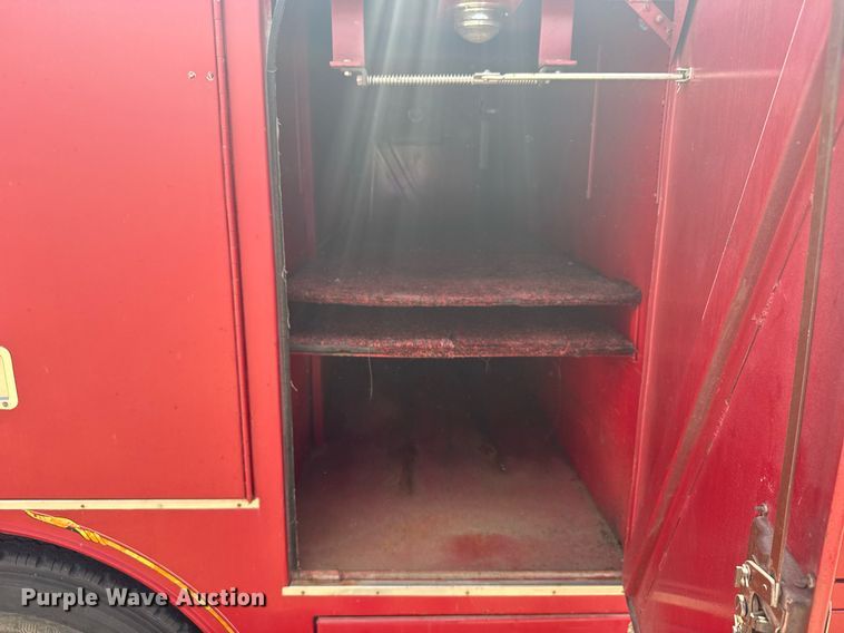 image for item EG6420 1982 Ford F600 rescue vehicle