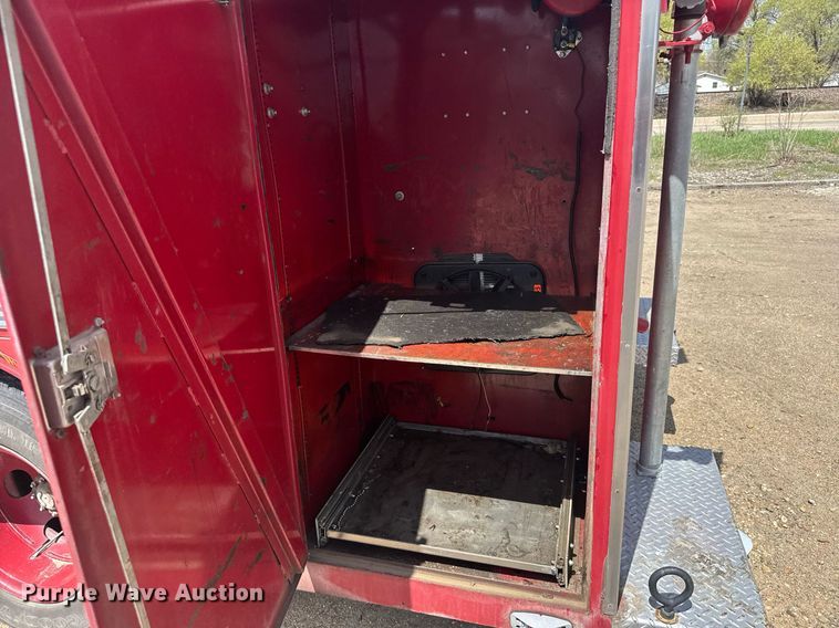 image for item EG6420 1982 Ford F600 rescue vehicle