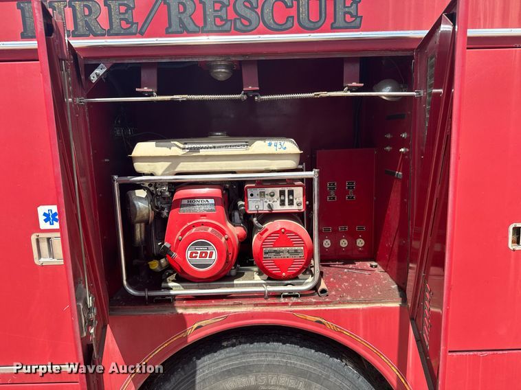 image for item EG6420 1982 Ford F600 rescue vehicle