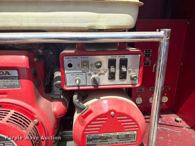 image for item EG6420 1982 Ford F600 rescue vehicle