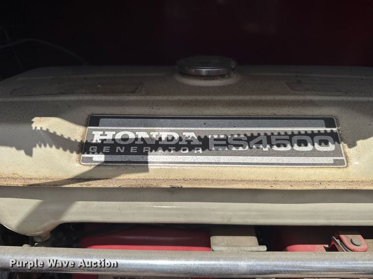 image for item EG6420 1982 Ford F600 rescue vehicle