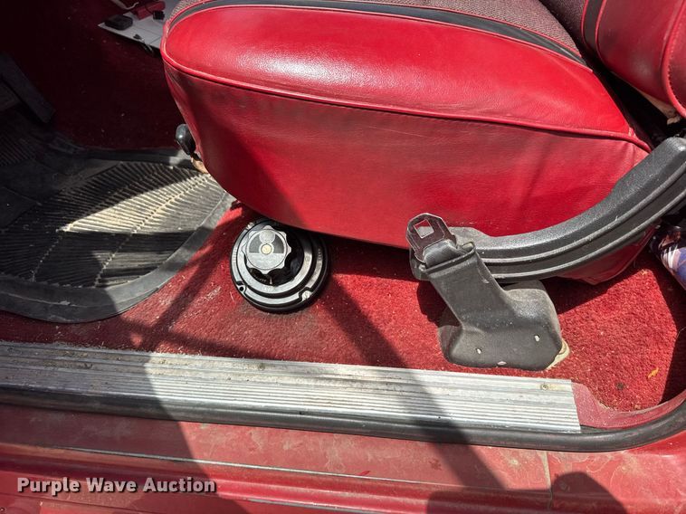 image for item EG6420 1982 Ford F600 rescue vehicle