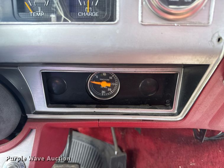 image for item EG6420 1982 Ford F600 rescue vehicle