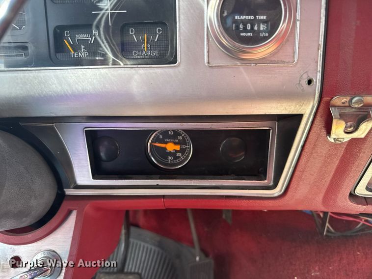 image for item EG6420 1982 Ford F600 rescue vehicle