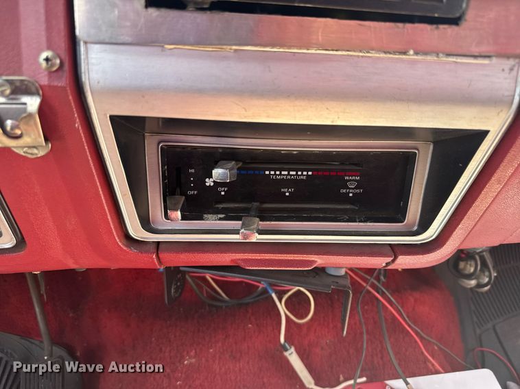 image for item EG6420 1982 Ford F600 rescue vehicle