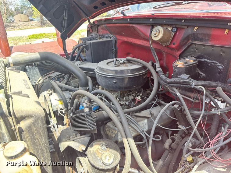 image for item EG6420 1982 Ford F600 rescue vehicle