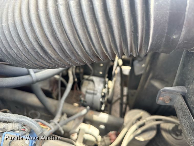 image for item EG6420 1982 Ford F600 rescue vehicle