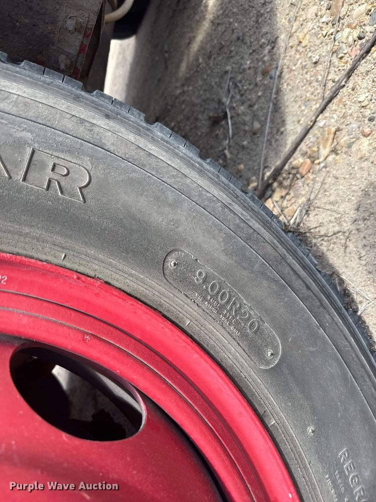 image for item EG6420 1982 Ford F600 rescue vehicle