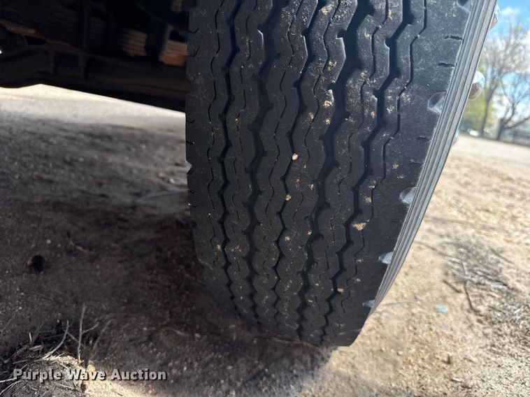 image for item EG6420 1982 Ford F600 rescue vehicle