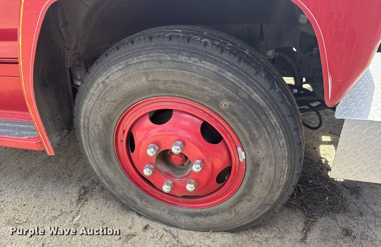 image for item EG6420 1982 Ford F600 rescue vehicle