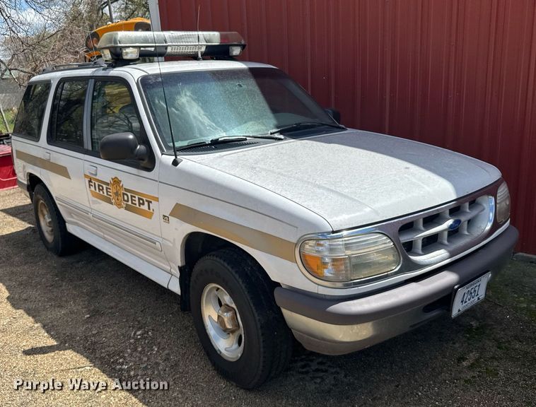 image for item EG6421 1997 Ford Explorer XLT SUV