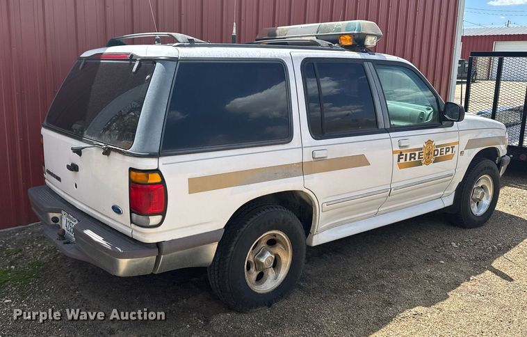 image for item EG6421 1997 Ford Explorer XLT SUV