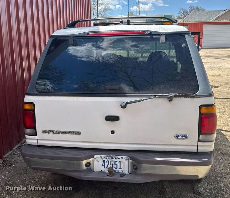 image for item EG6421 1997 Ford Explorer XLT SUV
