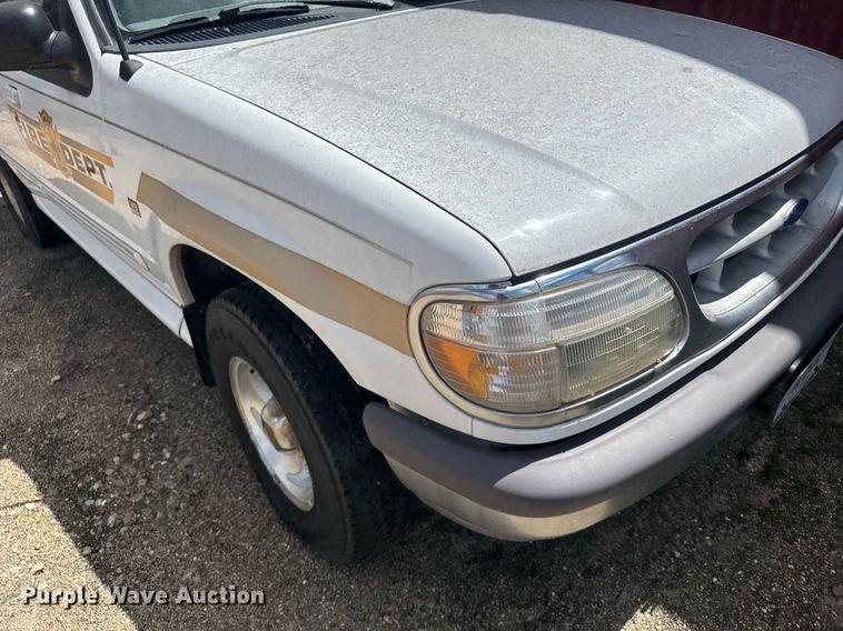 image for item EG6421 1997 Ford Explorer XLT SUV
