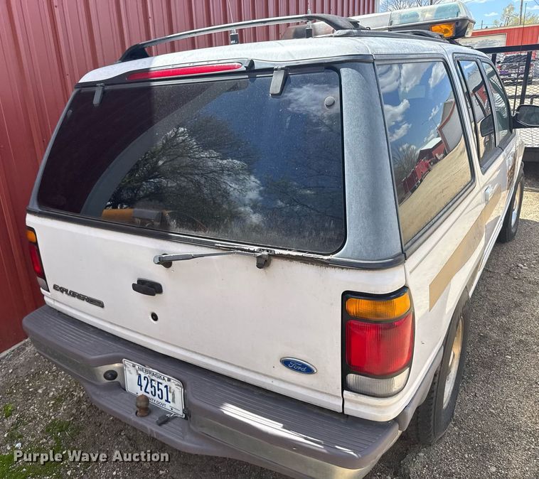image for item EG6421 1997 Ford Explorer XLT SUV