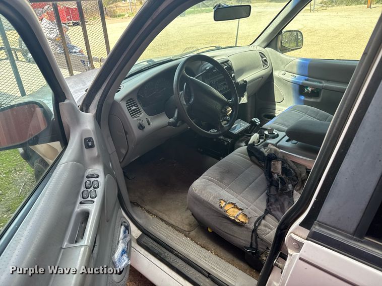 image for item EG6421 1997 Ford Explorer XLT SUV