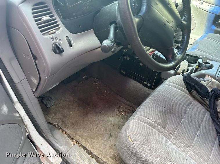 image for item EG6421 1997 Ford Explorer XLT SUV