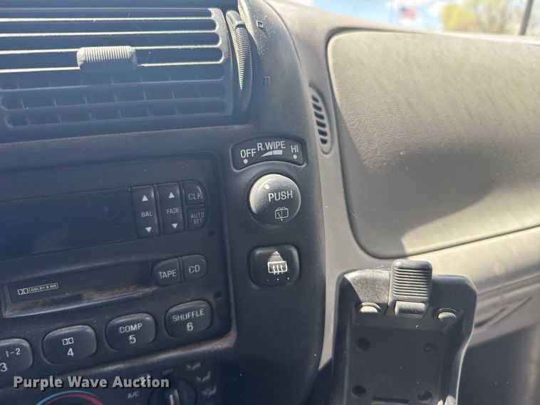 image for item EG6421 1997 Ford Explorer XLT SUV