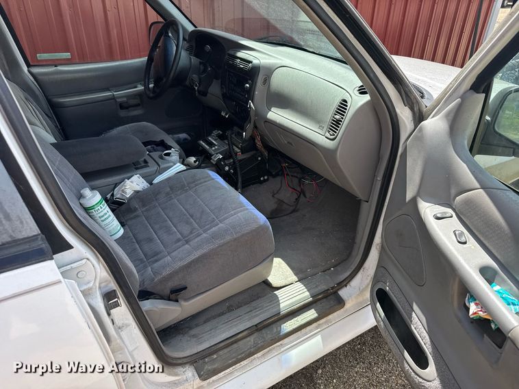 image for item EG6421 1997 Ford Explorer XLT SUV