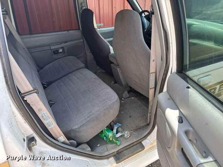 image for item EG6421 1997 Ford Explorer XLT SUV