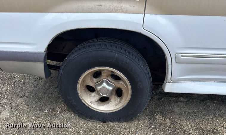 image for item EG6421 1997 Ford Explorer XLT SUV