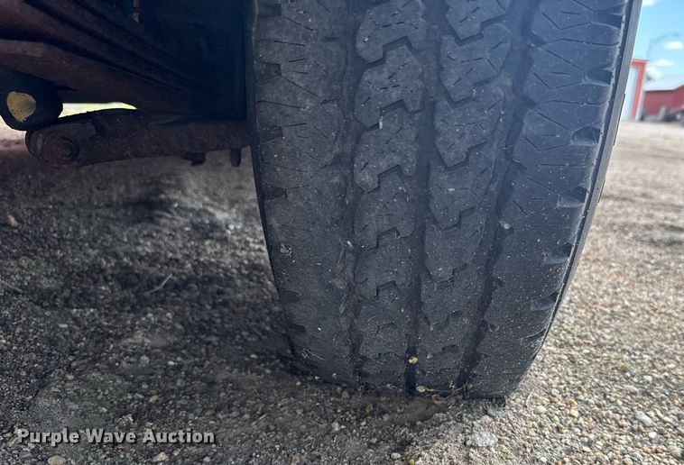 image for item EG6421 1997 Ford Explorer XLT SUV