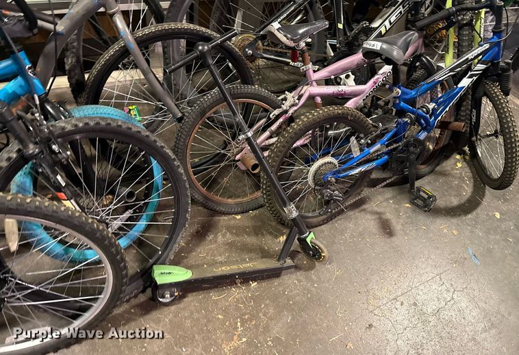 image for item EG8341 Approximately 13 bicycles