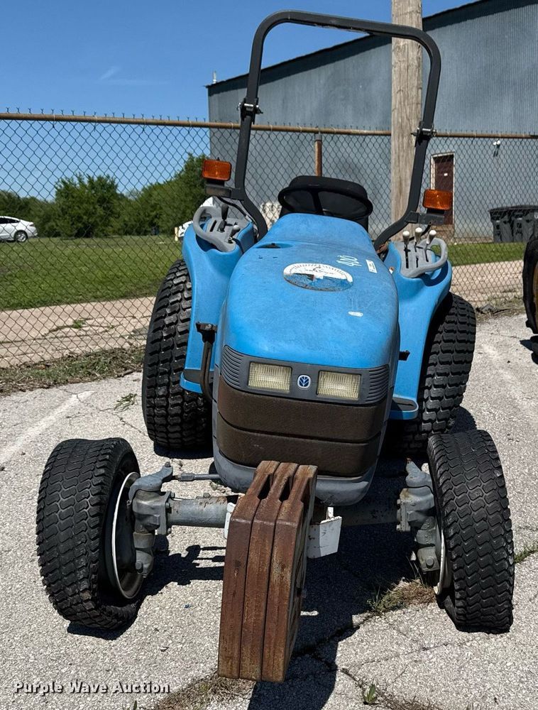 image for item EG8344 1999 New Holland TC29 tractor