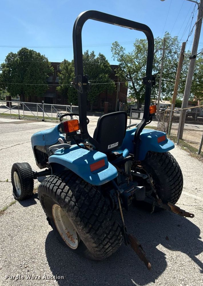 image for item EG8344 1999 New Holland TC29 tractor