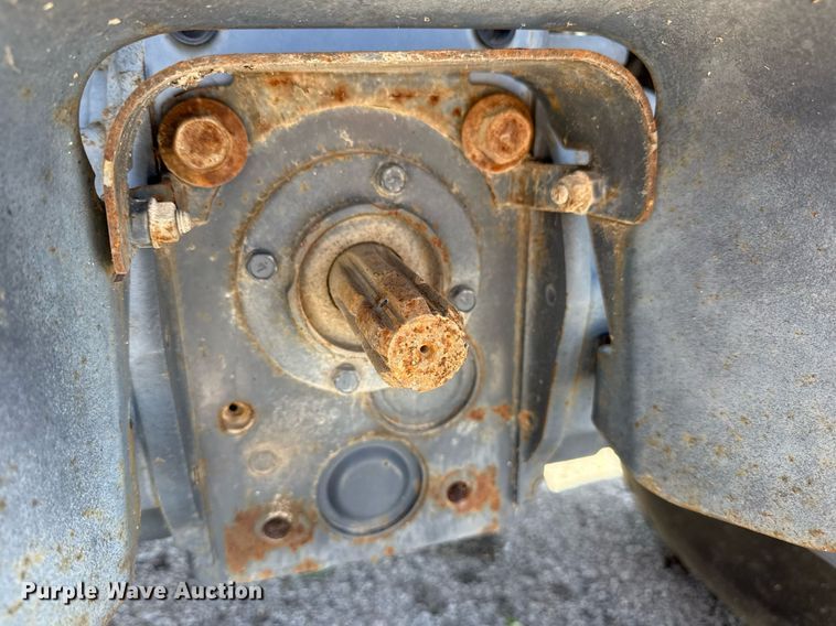 image for item EG8344 1999 New Holland TC29 tractor