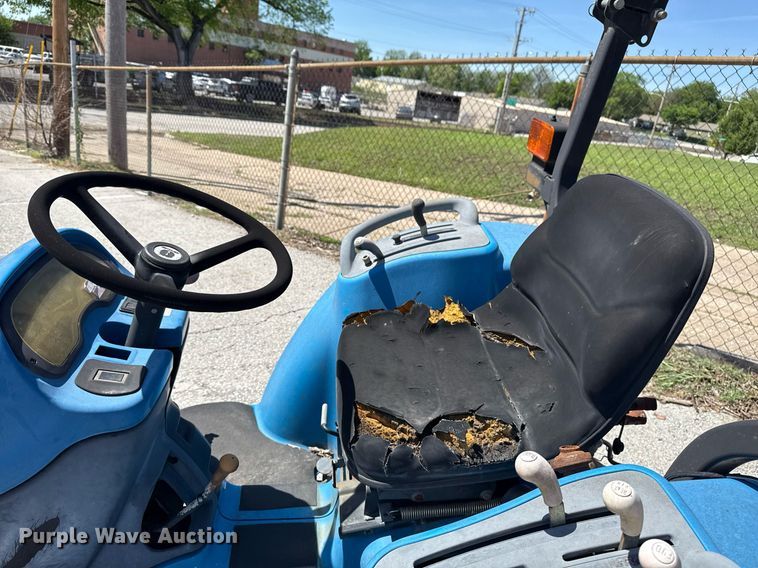 image for item EG8344 1999 New Holland TC29 tractor