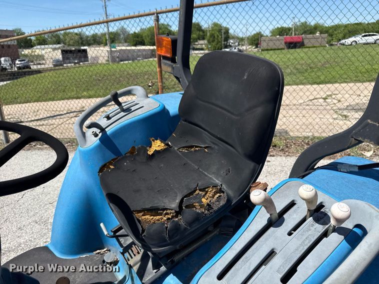 image for item EG8344 1999 New Holland TC29 tractor