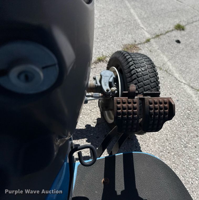 image for item EG8344 1999 New Holland TC29 tractor