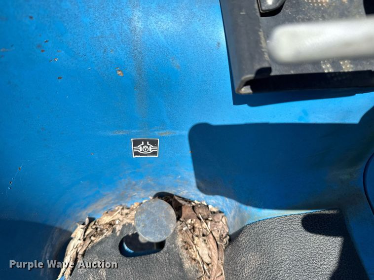 image for item EG8344 1999 New Holland TC29 tractor