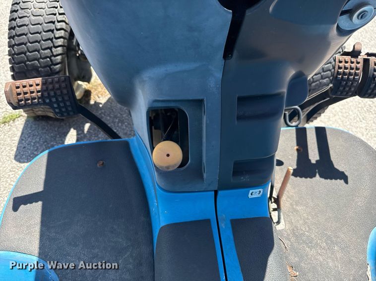 image for item EG8344 1999 New Holland TC29 tractor